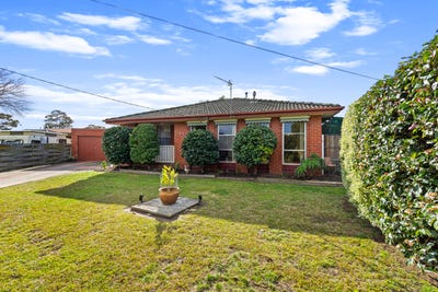 /international/au/8-clancy-court-sale-vic-148377040/