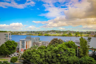 /international/au/10509-8-harbour-road-hamilton-qld-151164988/