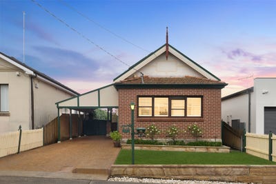 /international/au/12-carrington-street-bexley-nsw-151314244/