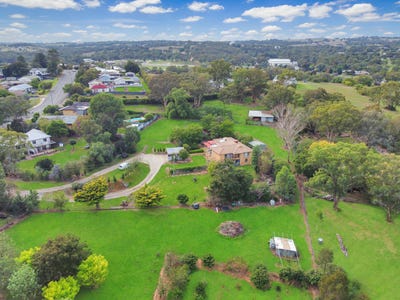 /international/au/28-nasmyth-street-young-nsw-150976512/?lang=de