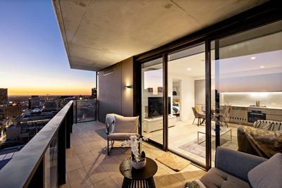 /international/au/2410-17-austin-street-adelaide-sa-152728740/
