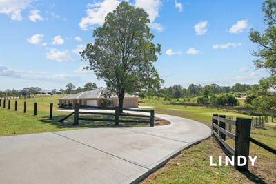 /international/au/28-lancaster-close-singleton-nsw-150842448/