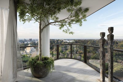 /international/au/28-albert-road-south-melbourne-vic-151369564/