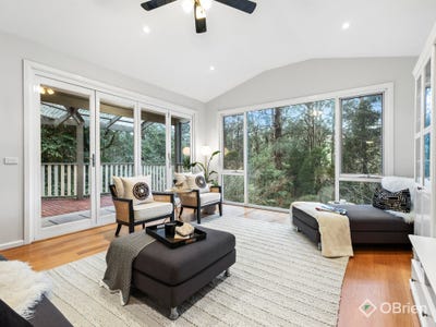 /international/au/10-stanley-street-olinda-vic-148595080/