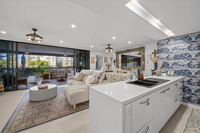 /international/au/6103-323-bayview-street-hollywell-qld-151283020/