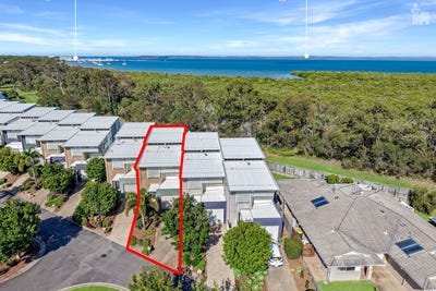 /international/au/62-230-pulgul-street-urangan-qld-151341920/