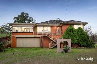 /international/au/94-queens-road-silvan-vic-151267620/