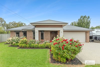 /international/au/19-gilson-place-howlong-nsw-150892952/
