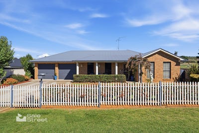 /international/au/24-plumb-street-blayney-nsw-150978584/