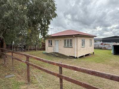 /international/au/169-wood-street-warwick-qld-151533608/