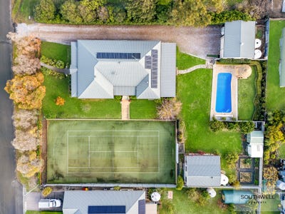 /international/au/19-hyson-street-kootingal-nsw-151449784/