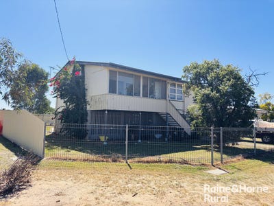 /international/au/33-foott-street-roma-qld-150796752/