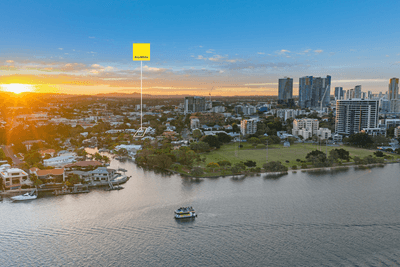 /international/au/14-brighton-parade-southport-qld-152627580/