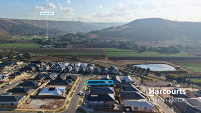 /international/au/8-tregoning-street-maddingley-vic-204518064/