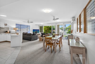 /international/au/3-43-duke-street-sunshine-beach-qld-150915636/