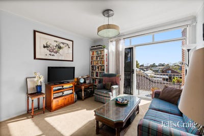 /international/au/12-65-melbourne-road-williamstown-vic-151243328/