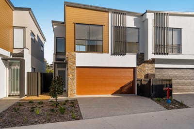 /international/au/38-2-lyra-avenue-hope-island-qld-151290936/
