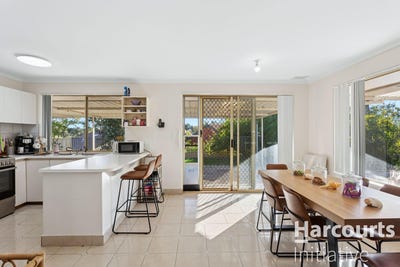 /international/au/32-excelsum-terrace-mirrabooka-wa-151121584/