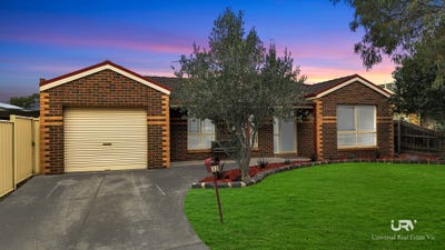 /international/au/32-lincolne-cres-roxburgh-park-vic-151354816/