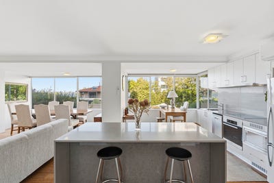 /international/au/2-4-crawley-avenue-crawley-wa-150997372/