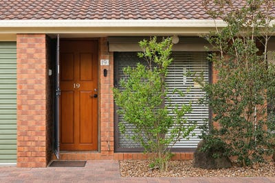 /international/au/19-11-15-lindfield-road-helensvale-qld-152679940/