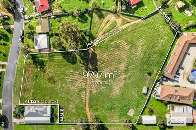 /international/au/11-15-pinot-crescent-corowa-nsw-204557652/