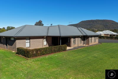 /international/au/21-kerry-elizabeth-drive-gunnedah-nsw-151341644/