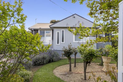 /international/au/116-meadow-street-kooringal-nsw-152231660/