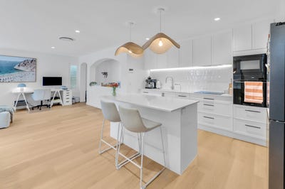 /international/au/3-107-sunshine-boulevard-mermaid-waters-qld-152347824/
