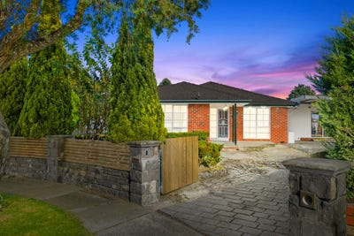 /international/au/6-berry-court-keysborough-vic-151356328/