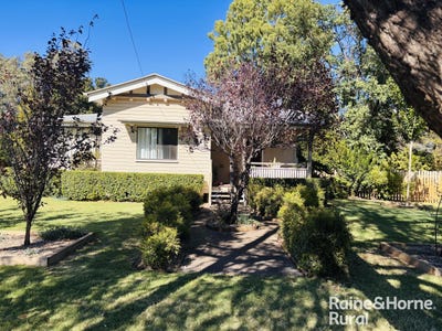 /international/au/26-burrowes-street-surat-qld-151058628/