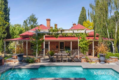 /international/au/1-fountain-street-maldon-vic-149712824/