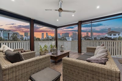 /international/au/7-llewellyn-street-new-farm-qld-151170440/