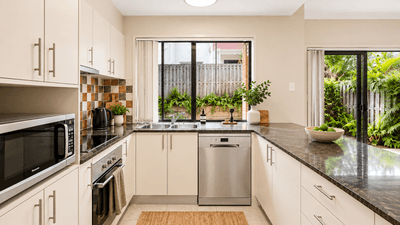 /international/au/5-170-whiting-street-labrador-qld-152455756/
