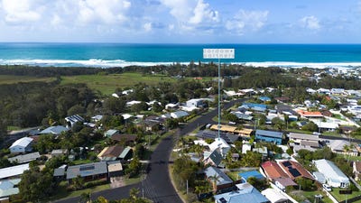 /international/au/32-matthews-parade-corindi-beach-nsw-151281828/