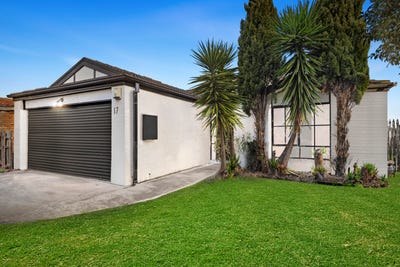 /international/au/17-kingsford-way-roxburgh-park-vic-148394820/