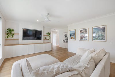 /international/au/2-17-mollys-place-currumbin-waters-qld-151850836/