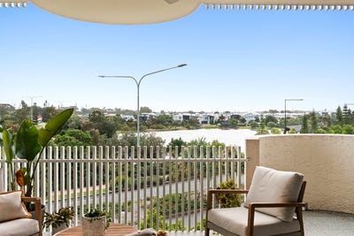 /international/au/23-6-barrel-street-bokarina-qld-151845320/