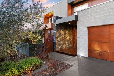 /international/au/15-abbott-street-yarralumla-act-148475684/