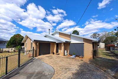 /international/au/34-andrews-road-crows-nest-qld-152509756/