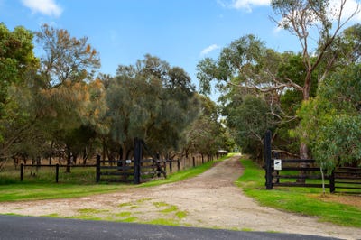 /international/au/153-millards-road-port-macdonnell-sa-700409636/