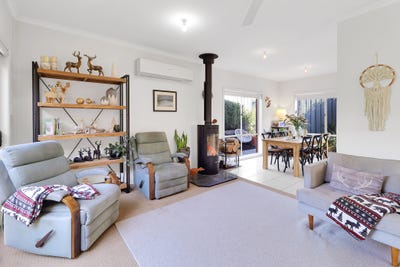 /international/au/11-35-malcolm-street-mansfield-vic-151223604/