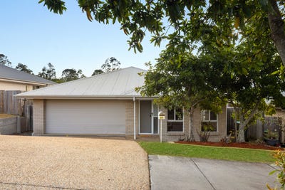 /international/au/35-matas-drive-pimpama-qld-152632148/