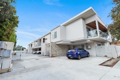 /international/au/10-36-north-street-midland-wa-152719256/