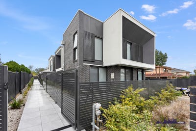 /international/au/18-carinya-road-girraween-nsw-148710484/