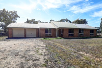 /international/au/4180-murray-valley-highway-yarroweyah-vic-151057916/