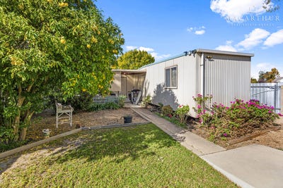 /international/au/35a-mason-street-east-wagga-wagga-nsw-151320436/