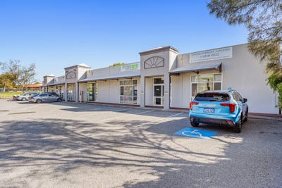 /international/au/4-4-prendiville-avenue-ocean-reef-wa-505111800/