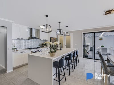 /international/au/8-giudice-street-kangaroo-flat-vic-152619376/