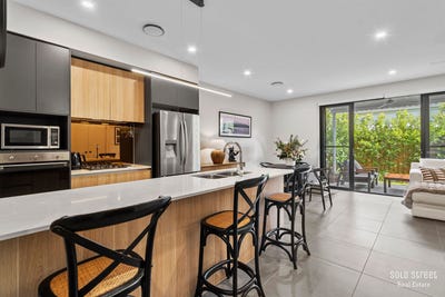 /international/au/68-1-lake-serenity-boulevard-helensvale-qld-151900068/